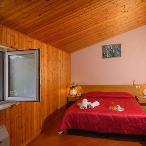 Camera economica con letto king size